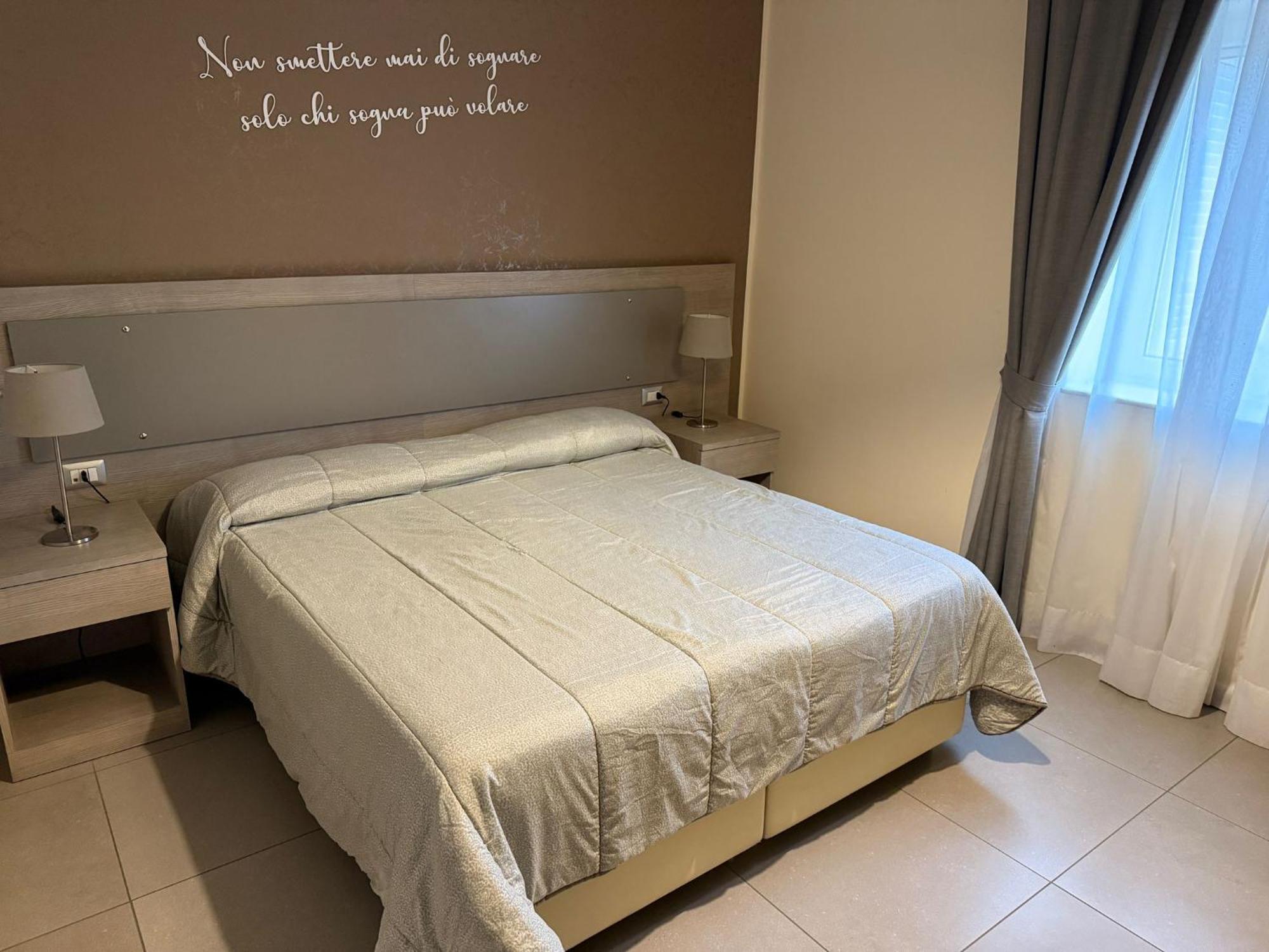 Bed And Breakfast Aereoparking Napels Buitenkant foto