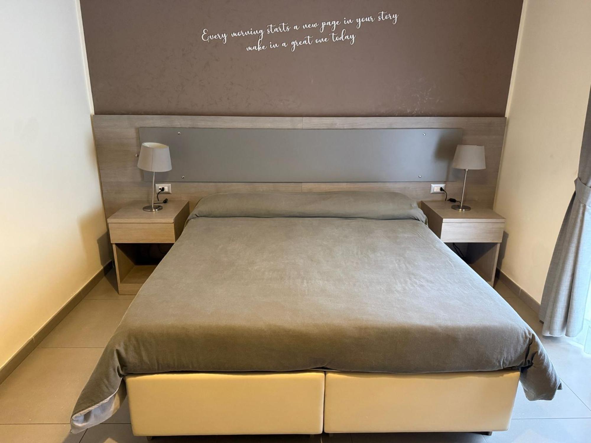 Bed And Breakfast Aereoparking Napels Buitenkant foto